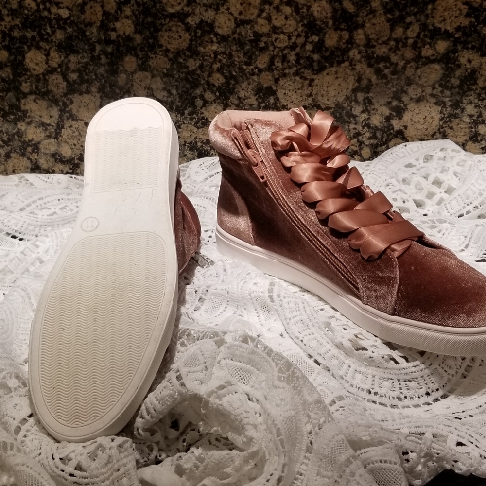 Mossimo sneakers - Picture 4 of 5